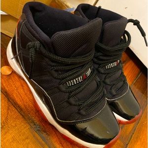 Jordan bred 11s size 5Y